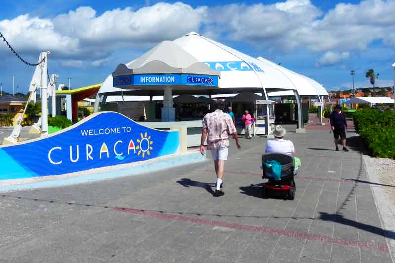 Foto van toeristische informatie op Curaçao
