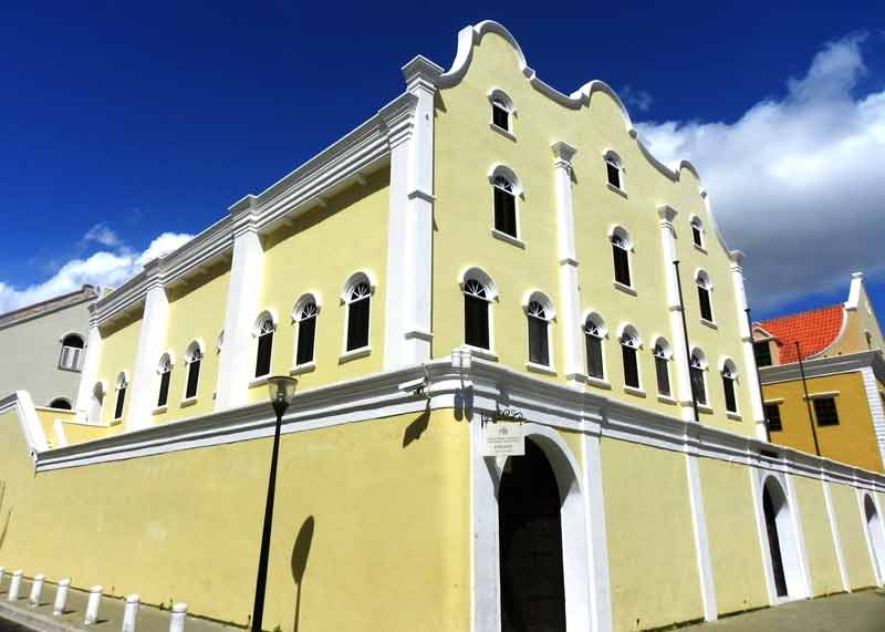 Foto van Mikvé Israel Emanuel synagoge in Curaçao